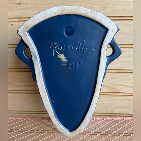 Roseville (Reproduction) Wall Pocket Blue with Leaves LUFFA - Picture 6 of 6